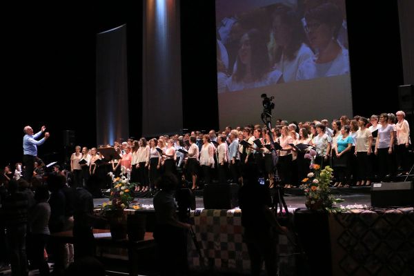 cme18-choeur-6713-1200px3D7C2A7E-61D1-656C-A493-8F04F716BB33.jpg